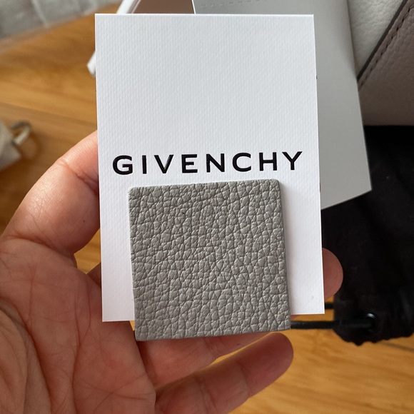 Givenchy Antigona Bag - Picture 12 of 12